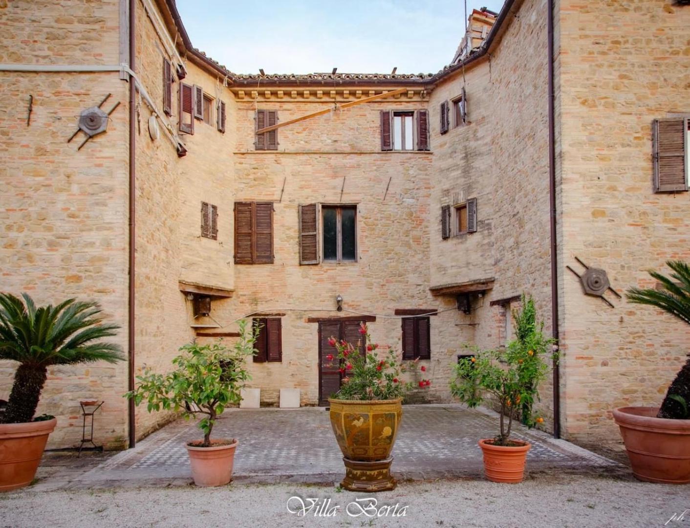 Resort Restaurant Villa Berta San Severino Marche Exterior foto